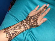 Who needs a permanent tattoo when there are Mehndi Tattoos?